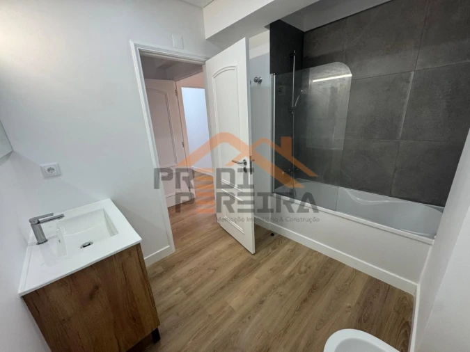 Apartamento T3 para Venda em São Domingos de Benfica Foto 27