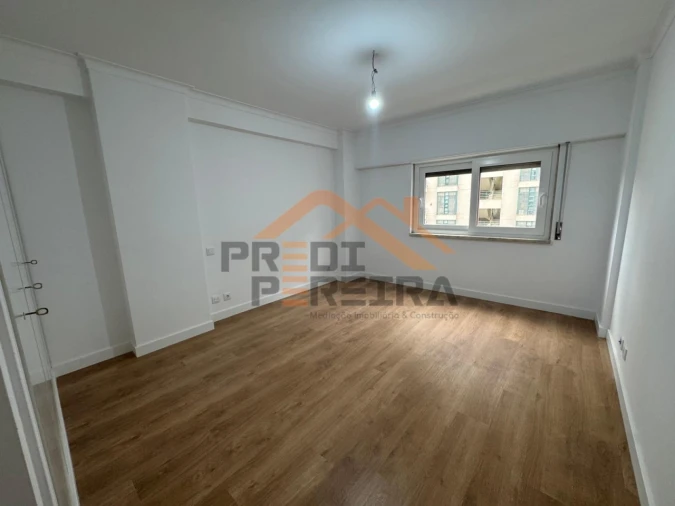 Apartamento T3 para Venda em São Domingos de Benfica Foto 28