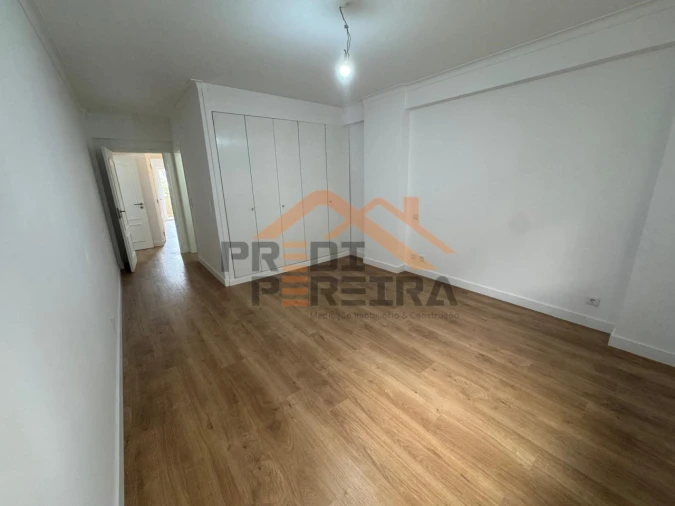 Apartamento T3 para Venda em São Domingos de Benfica Foto 29
