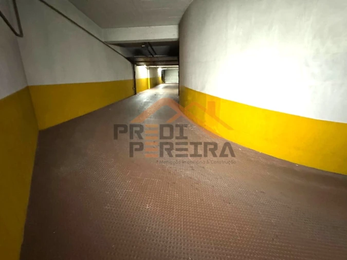 Apartamento T3 para Venda em São Domingos de Benfica Foto 36