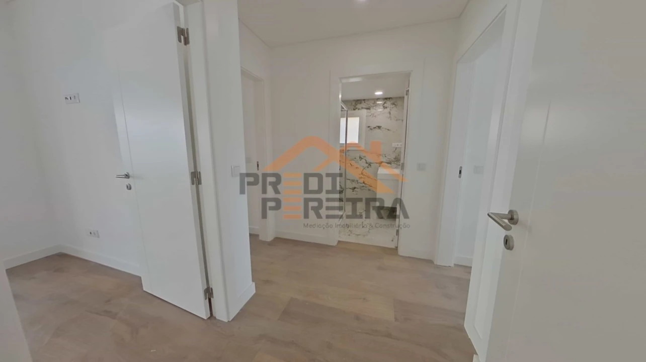 Apartamento T3 para Venda em Ramada e Caneças Foto 16