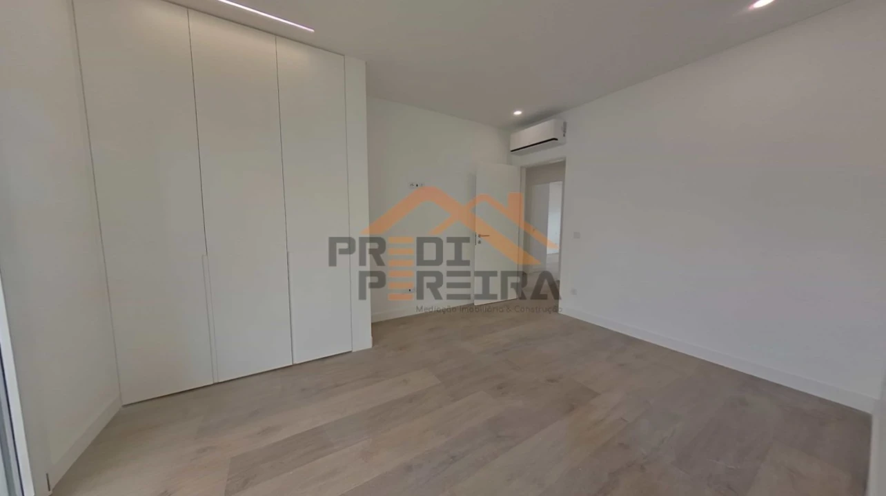 Apartamento T3 para Venda em Ramada e Caneças Foto 20