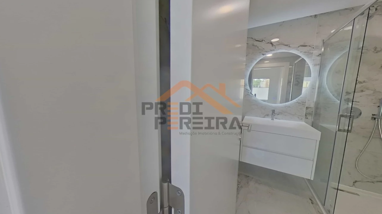Apartamento T3 para Venda em Ramada e Caneças Foto 21