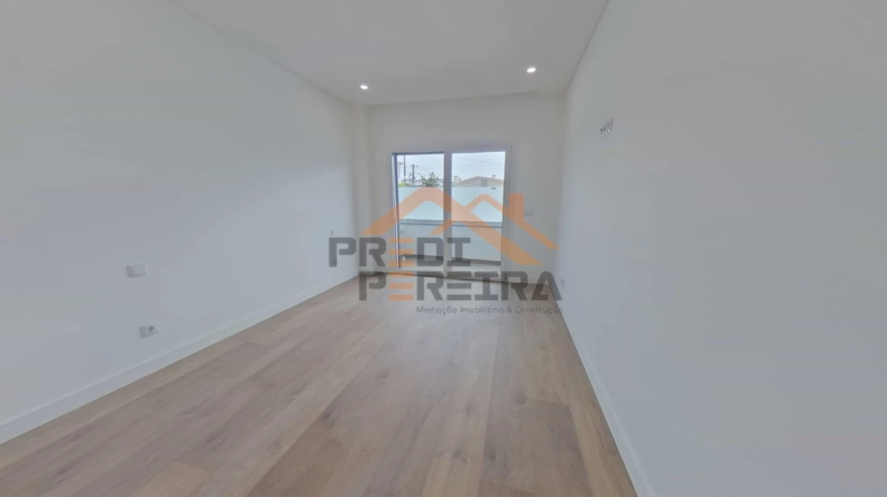 Apartamento T3 para Venda em Ramada e Caneças Foto 28