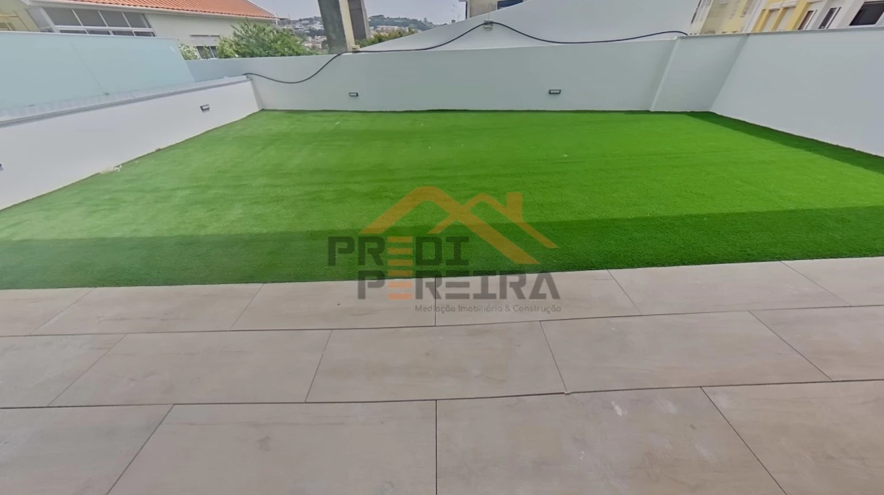 Apartamento T3 para Venda em Ramada e Caneças Foto 33