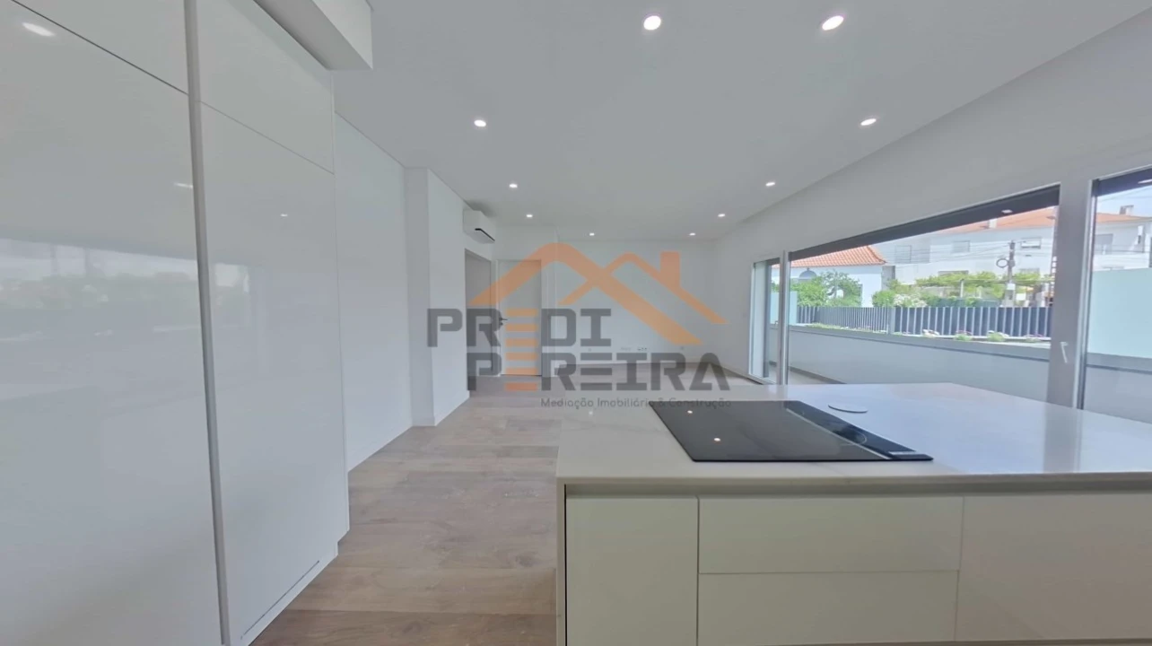 Apartamento T3 para Venda em Ramada e Caneças Foto 5