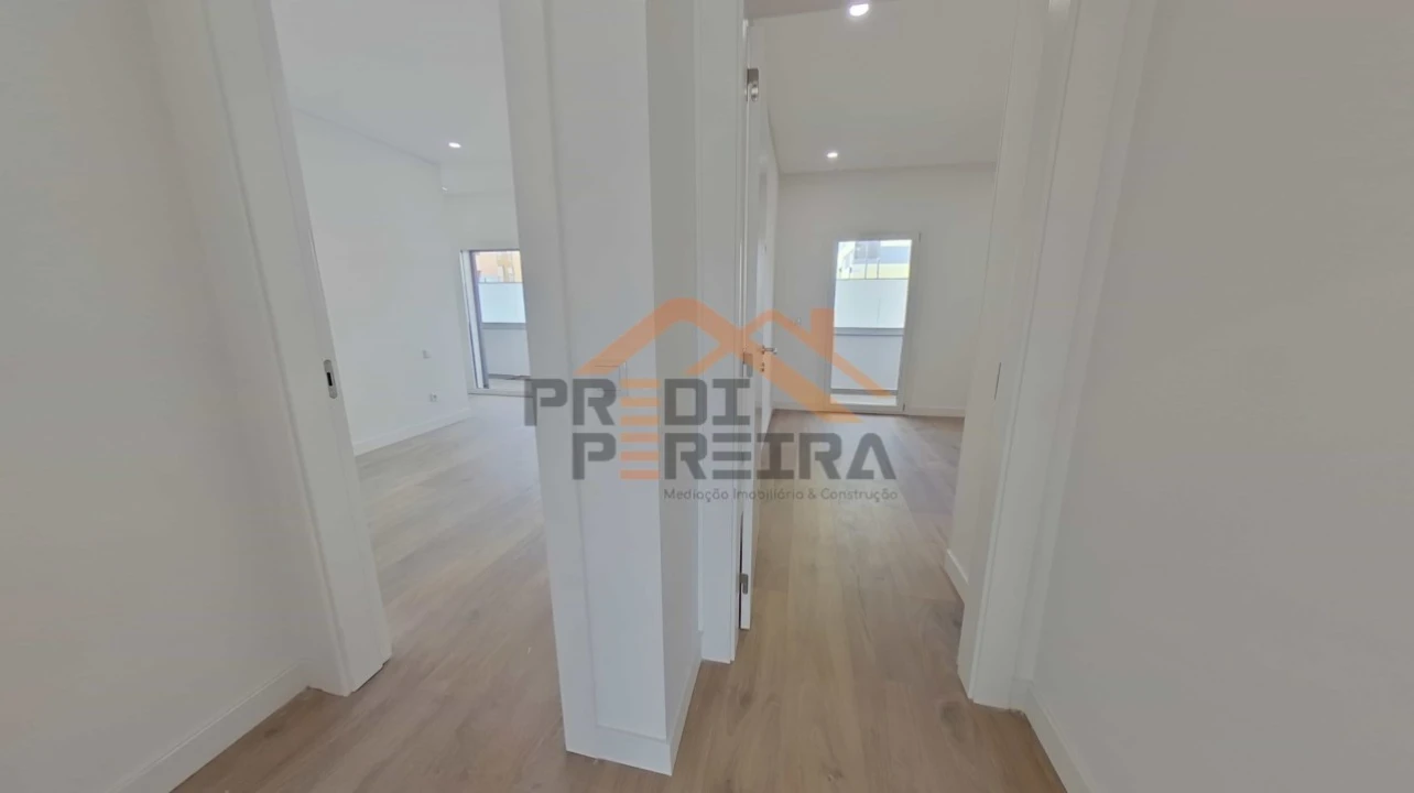 Apartamento T3 para Venda em Ramada e Caneças Foto 34