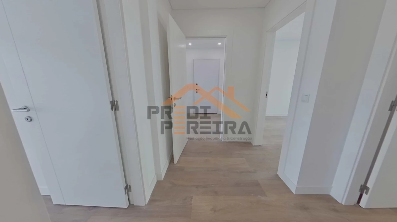 Apartamento T3 para Venda em Ramada e Caneças Foto 36