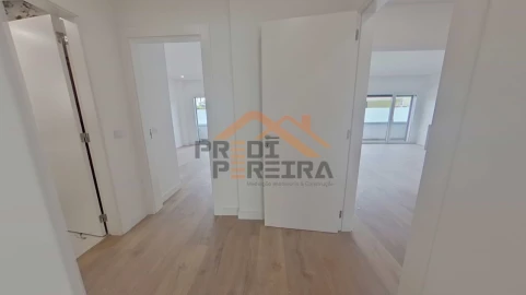 Apartamento T3 para Venda em Ramada e Caneças