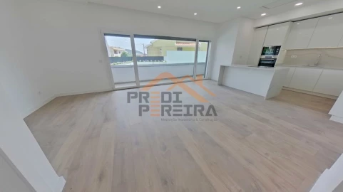 Apartamento T3 para Venda em Ramada e Caneças