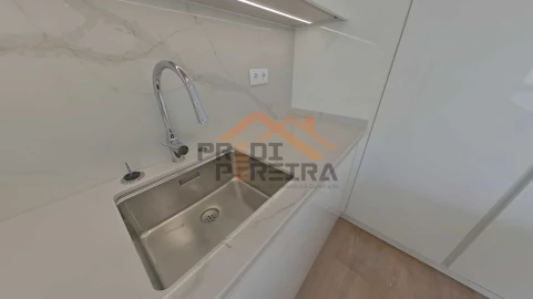 Apartamento T3 para Venda em Ramada e Caneças