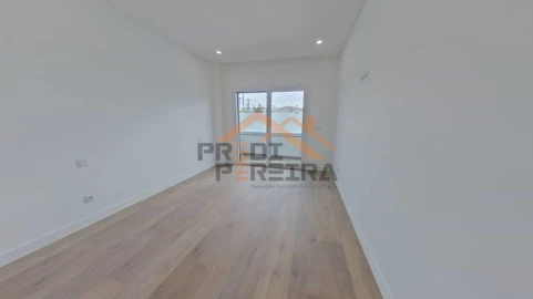 Apartamento T3 para Venda em Ramada e Caneças
