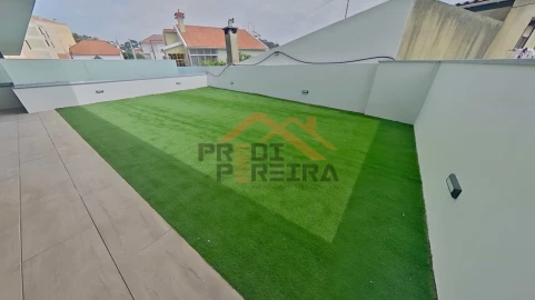 Apartamento T3 para Venda em Ramada e Caneças