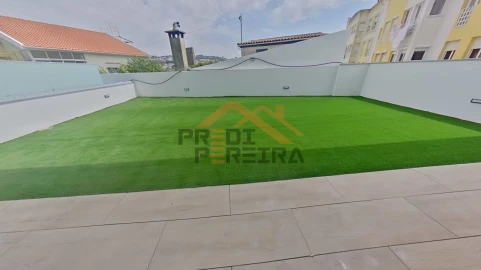 Apartamento T3 para Venda em Ramada e Caneças