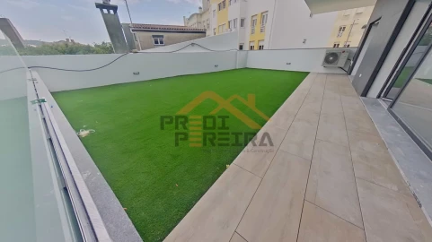 Apartamento T3 para Venda em Ramada e Caneças