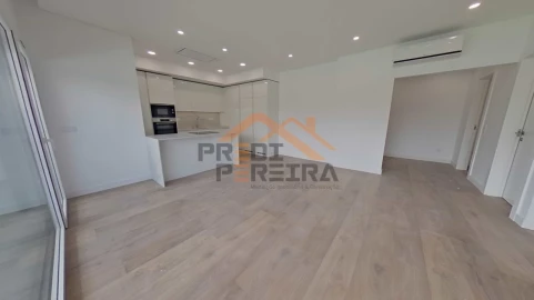 Apartamento T3 para Venda em Ramada e Caneças