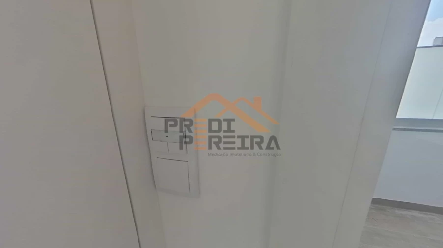 Apartamento T3 para Venda em Ramada e Caneças Foto 23