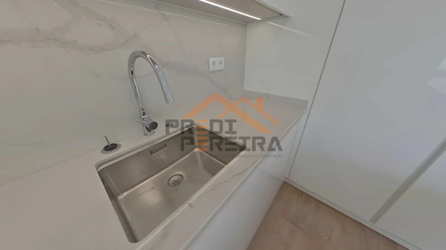 Apartamento T3 para Venda em Ramada e Caneças Foto 9