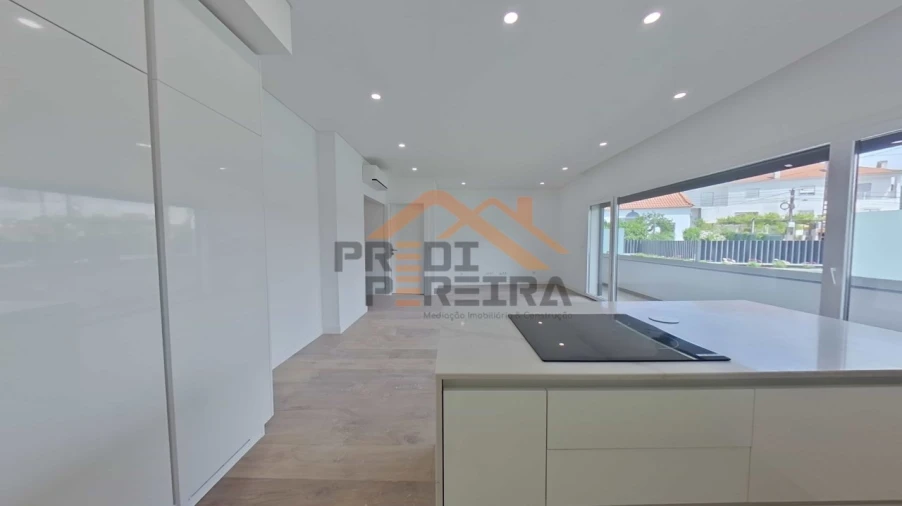 Apartamento T3 para Venda em Ramada e Caneças Foto 5