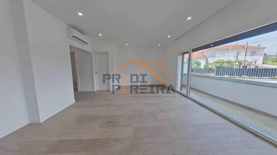 Apartamento T3 para Venda em Ramada e Caneças Foto 3