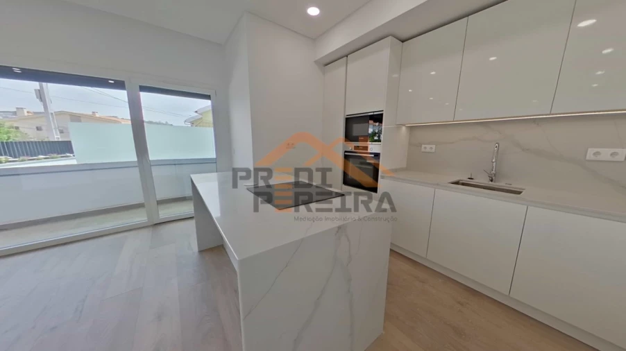 Apartamento T3 para Venda em Ramada e Caneças Foto 11