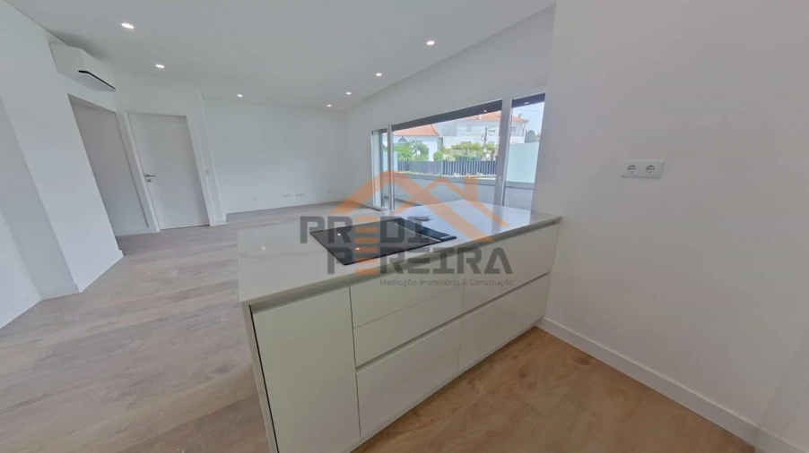 Apartamento T3 para Venda em Ramada e Caneças Foto 12