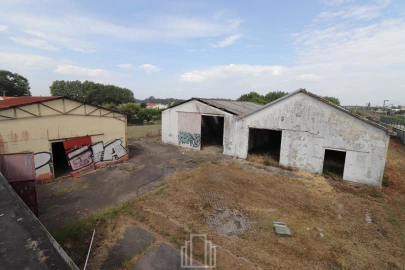 Armazém para Venda em Avanca