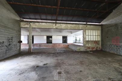 Armazém para Venda em Avanca