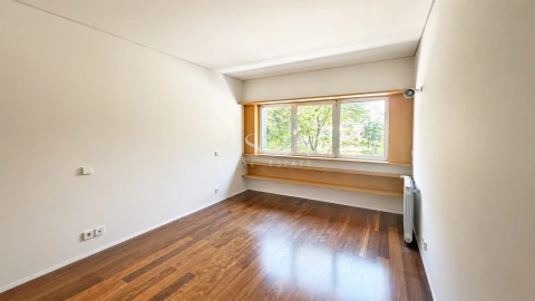 Apartamento T4 para Arrendamento em Matosinhos e Leça da Palmeira