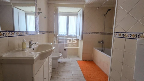 Moradia T3 para Venda em Lajeosa do Mondego
