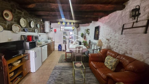 Moradia T2 para Venda em Lajeosa do Mondego