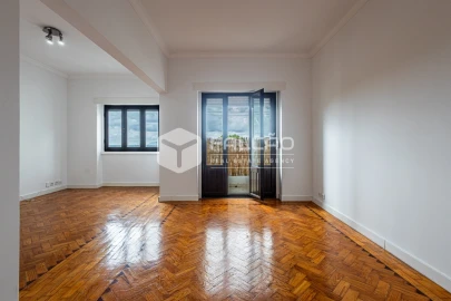 Apartamento T2 para Arrendamento em Marvila, Ribeira Santarém, São Salvador, São Nicolau