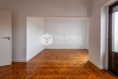 Apartamento T2 para Arrendamento em Marvila, Ribeira Santarém, São Salvador, São Nicolau