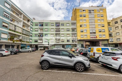 Apartamento T2 para Arrendamento em Marvila, Ribeira Santarém, São Salvador, São Nicolau
