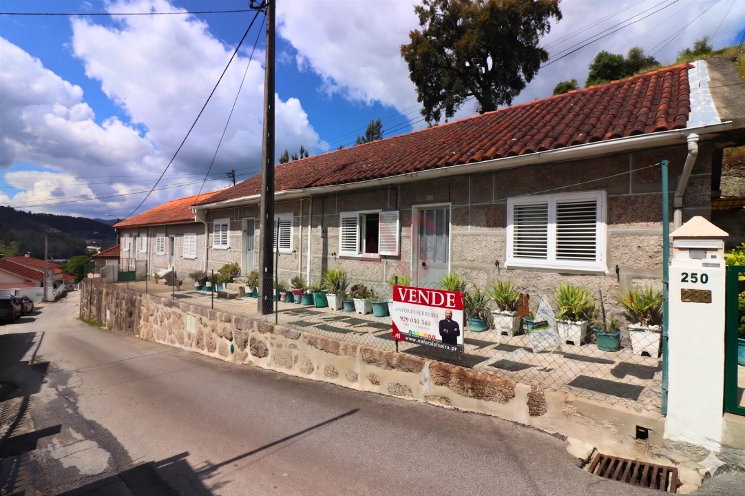Moradia T2 para Venda em Caldas de Vizela (São Miguel e São João) Foto 1
