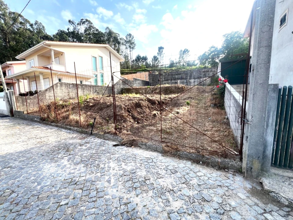 Terreno para Venda em Fornelo e Vairão Foto 2