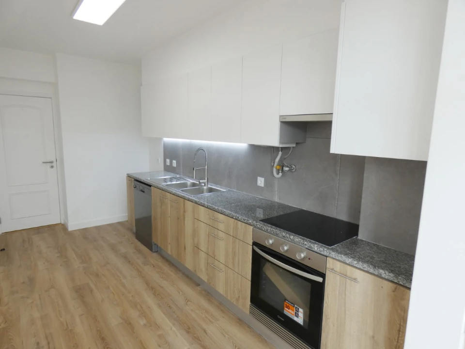 Apartamento T3 para Venda em São Domingos de Benfica Foto 18