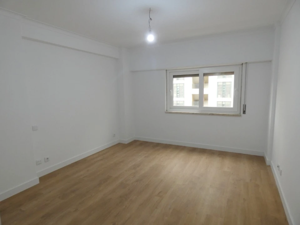 Apartamento T3 para Venda em São Domingos de Benfica Foto 23