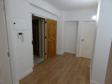 Apartamento T3 para Venda em São Domingos de Benfica
