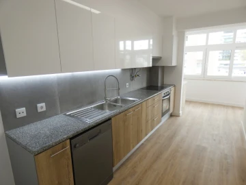 Apartamento T3 para Venda em São Domingos de Benfica