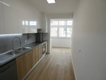Apartamento T3 para Venda em São Domingos de Benfica