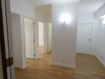 Apartamento T3 para Venda em São Domingos de Benfica