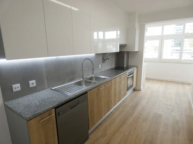 Apartamento T3 para Venda em São Domingos de Benfica Foto 19