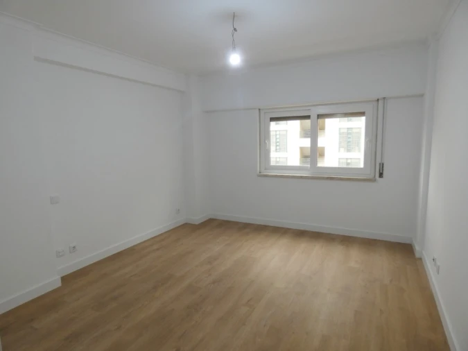 Apartamento T3 para Venda em São Domingos de Benfica Foto 23
