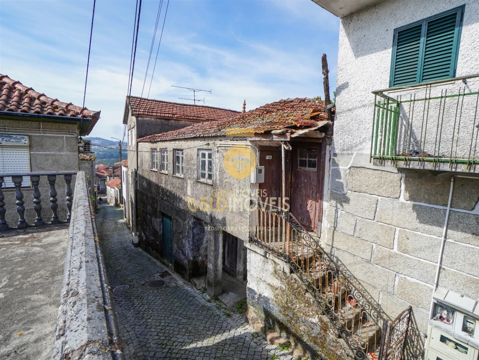 Moradia T2 para Venda em Souselo Foto 18