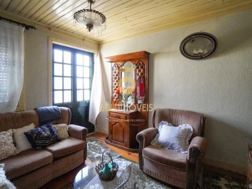 Moradia T2 para Venda em Souselo
