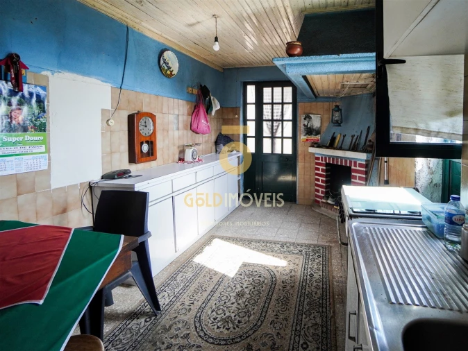 Moradia T2 para Venda em Souselo Foto 12