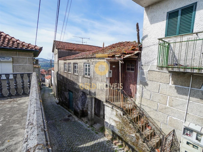 Moradia T2 para Venda em Souselo Foto 6