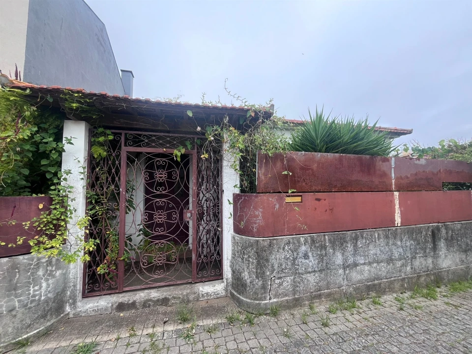 Moradia T4 para Venda em Lordelo do Ouro e Massarelos Foto 9