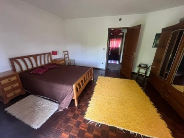Moradia T4 para Venda em Barreiros e Cepões